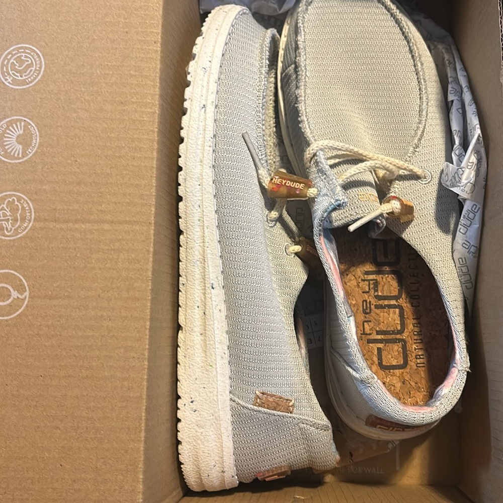 Hey dude Wendy ECO Sox Cloud womens size 7.